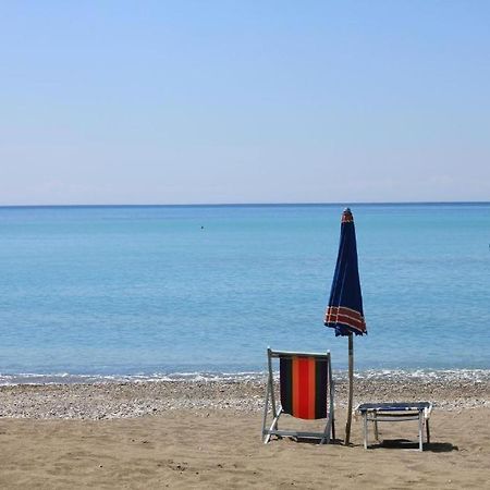 Affittacamere A Due Passi Dal Mare Marina di Cecina Bagian luar foto