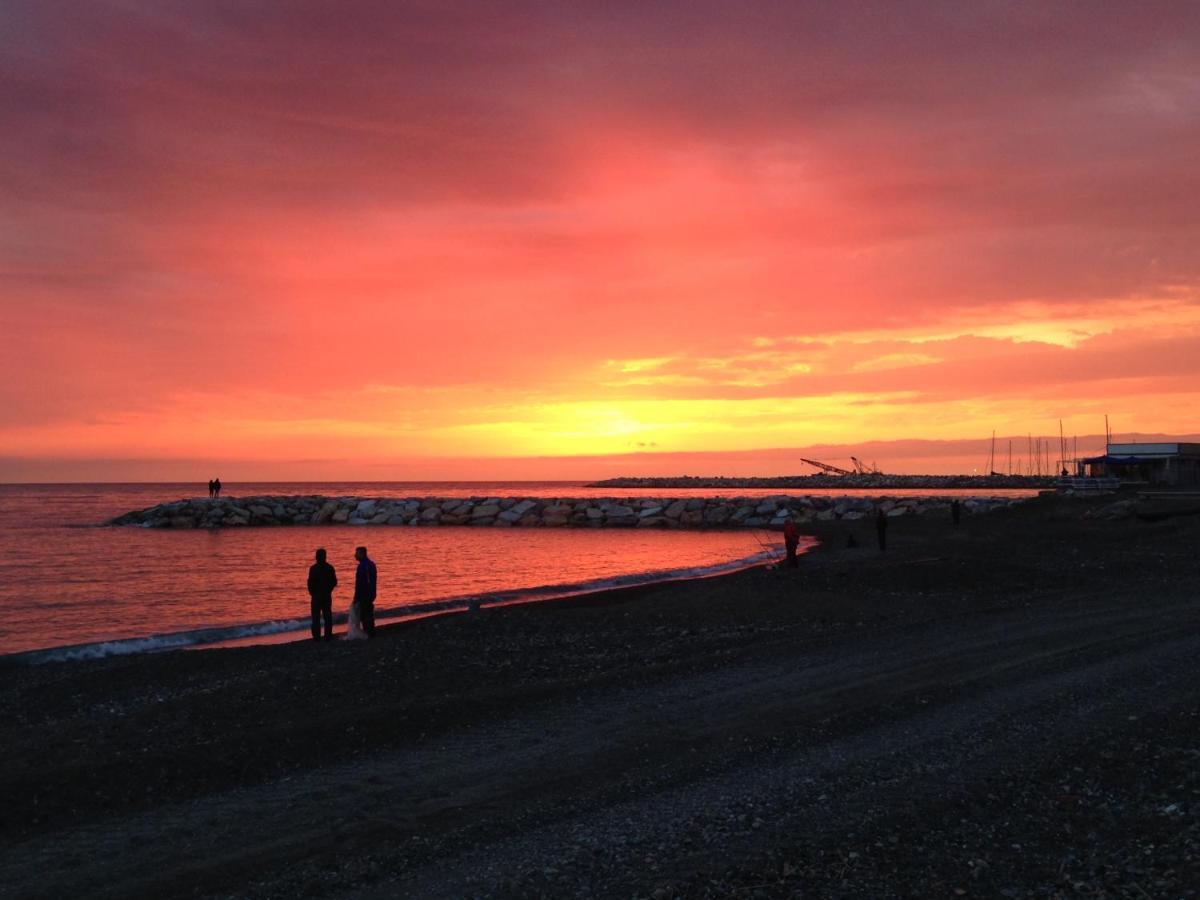 Affittacamere A Due Passi Dal Mare Marina di Cecina Bagian luar foto