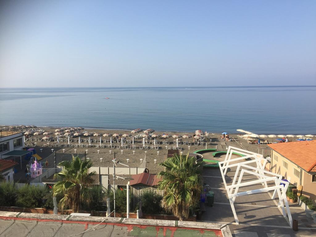 Affittacamere A Due Passi Dal Mare Marina di Cecina Bagian luar foto